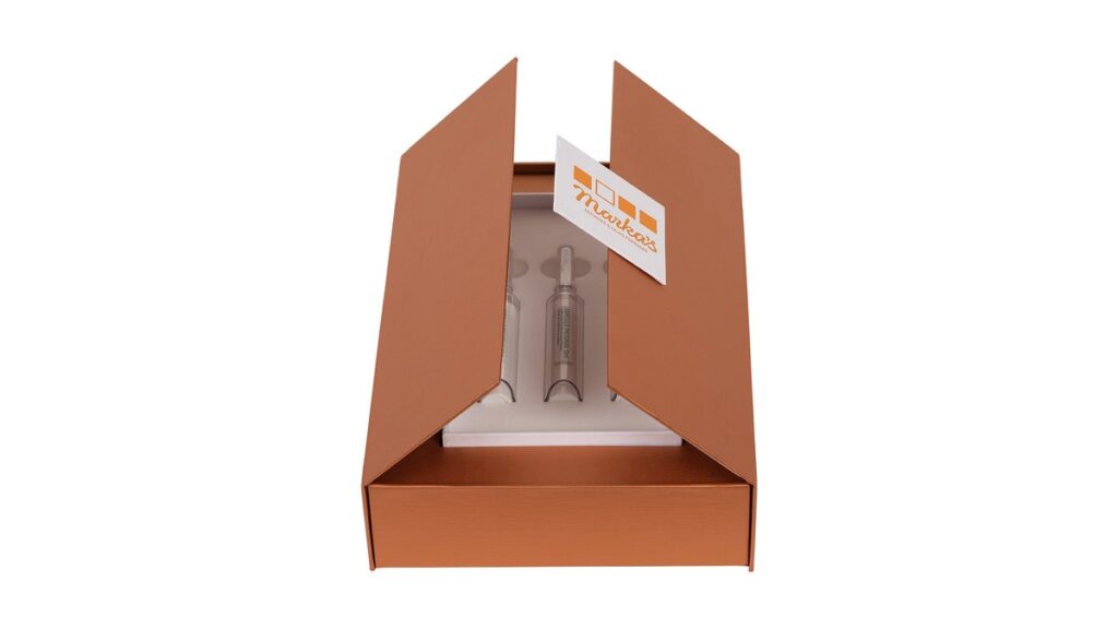 Estuche premium de doble puerta con tarjeta de Marka´s y soporte interior a medida